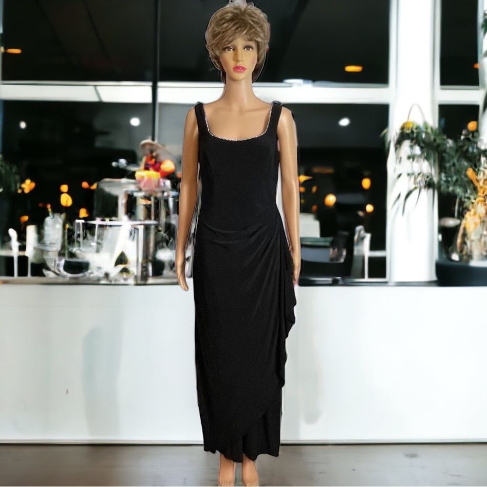 🔴 Black Evening Gown with Rhinestone Trim Neckline Size 6